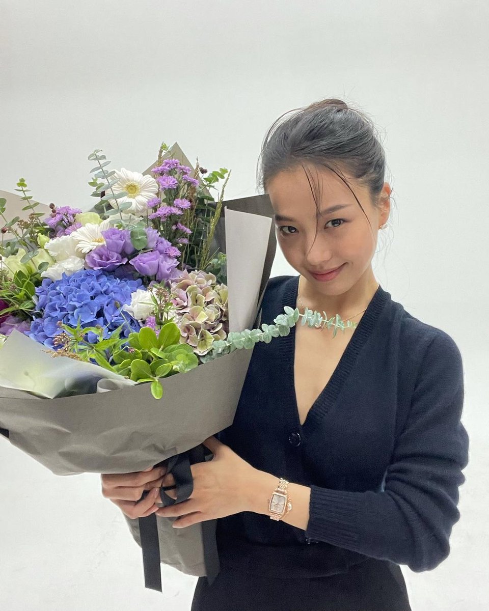 gominsipics's tweet photo. prettier than flowers https://t.co/gDoKscXN2w