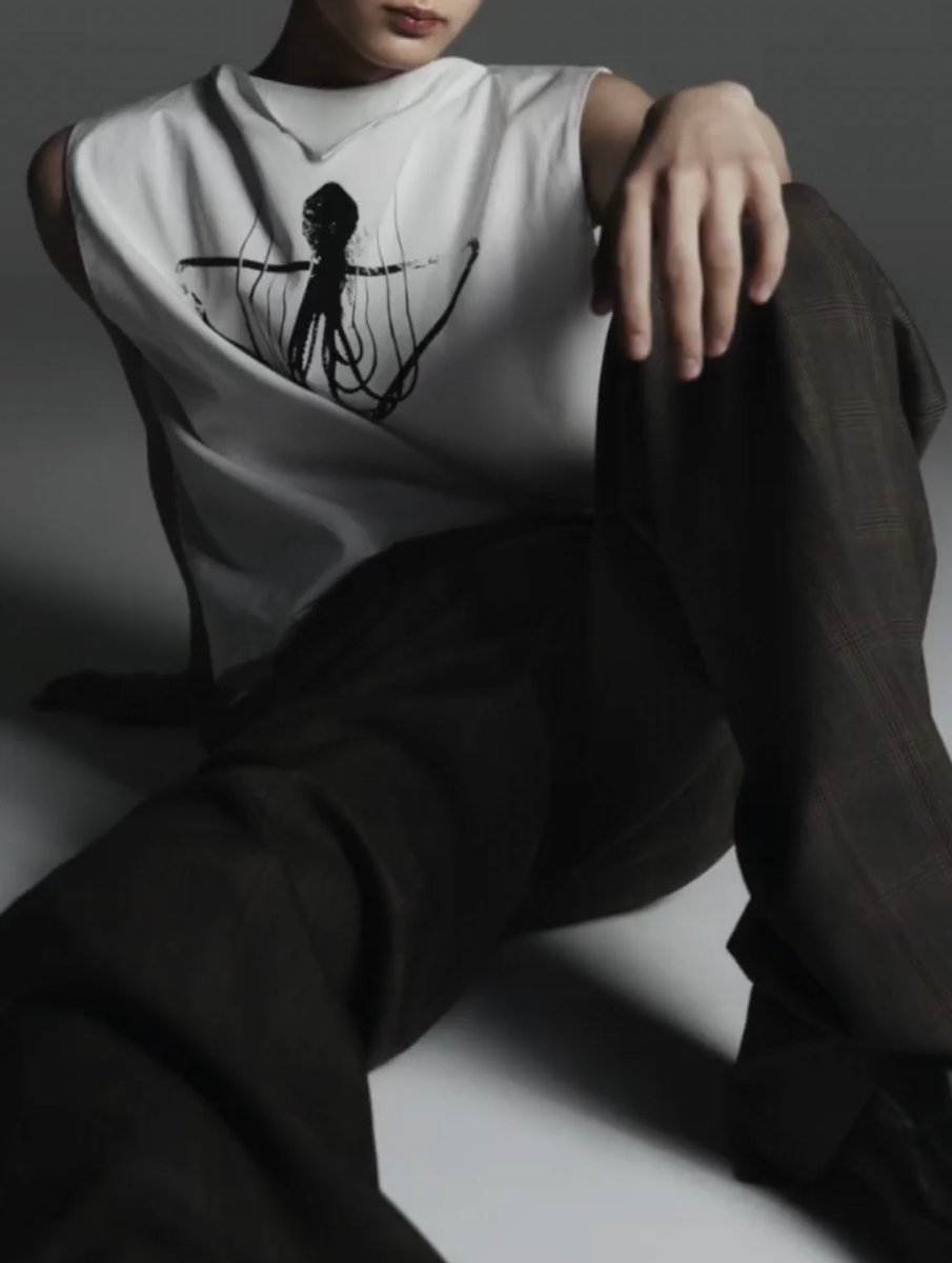 0420FEED's tweet photo. SLEEVELESS JAY for L’OFFICIEL PH 
#JAY #제이 #ENHYPEN_JAY https://t.co/OKx77caMvV