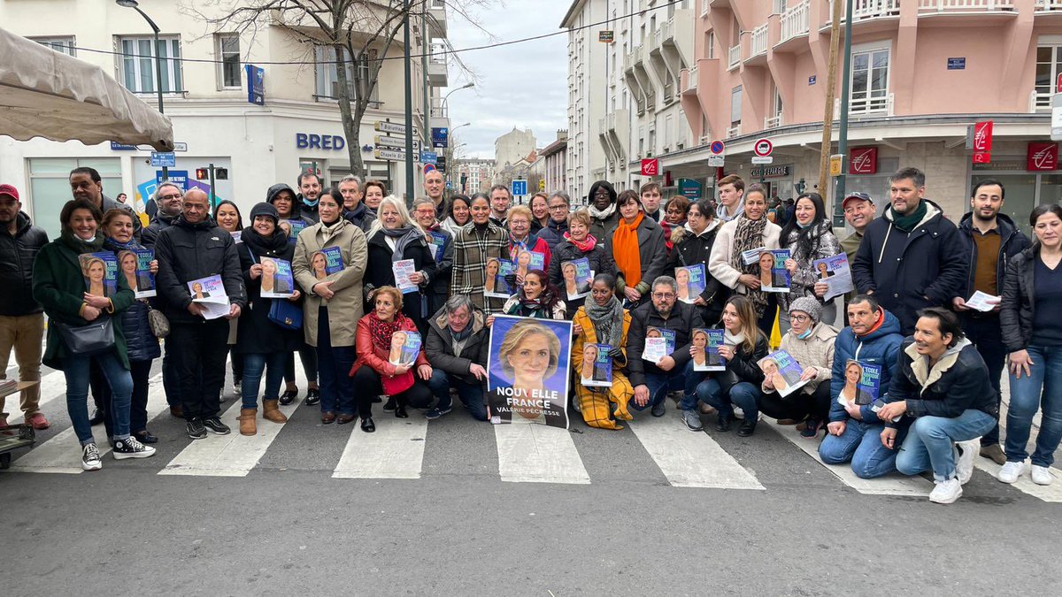 🚀🚀🚀Comme chaque dimanche, énorme mobilisation sur les marchés #Asnieres pour notre candidate <a href="/vpecresse/">Valérie Pécresse</a>