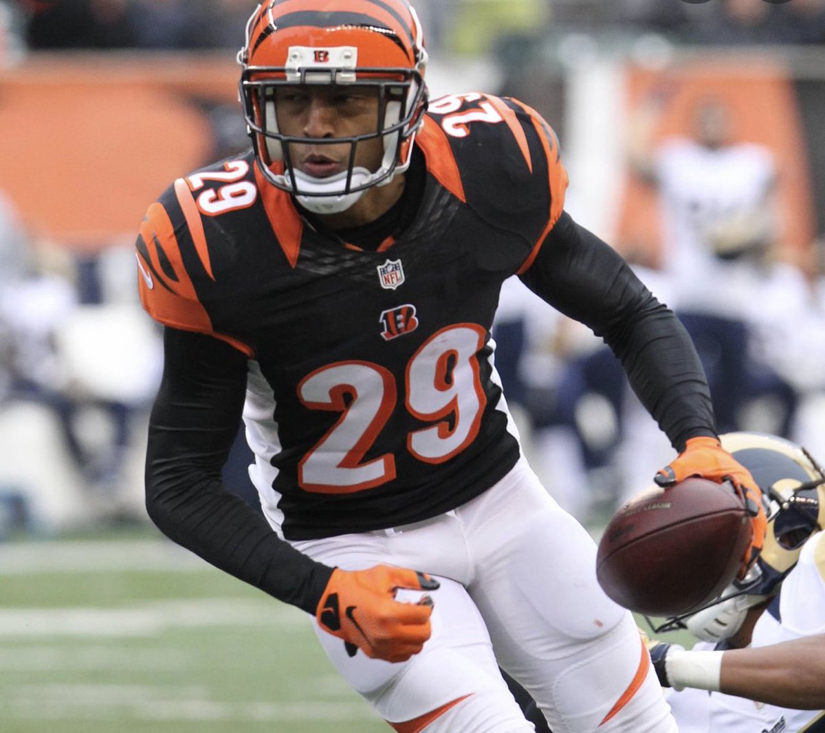 krdews's tweet photo. @Bengals #leonhall https://t.co/lzWyyRiUKt
