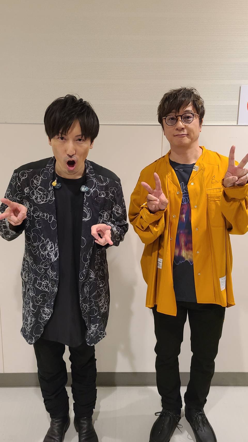 ポルノグラフィティ 公式 本日 澤野弘之 Live Nzk 007 に岡野昭仁がゲストボーカルとして出演致しました ご来場頂いた皆さま ありがとうございました 澤野弘之 岡野昭仁 Nzk007 T Co Uags074rez Twitter ポルノグラフィティ 公式 本日 澤野弘之 Live Nzk 007 に岡野昭仁がゲストボーカルとして出演致しました ご来場頂いた皆さま ありがとうございました 澤野弘之 岡野昭仁 Nzk007 T Co Uags074rez Twitter
