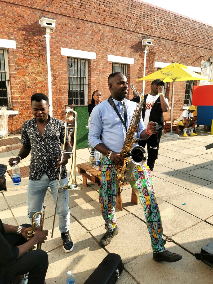femikoyaafrica's tweet photo. Earlier yesterday
#femikoya #untiluntil #UliveAfrica https://t.co/xF1hQGQKEW