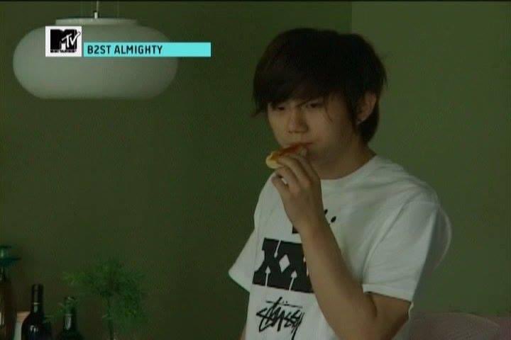 old hyunseung pics tweet media