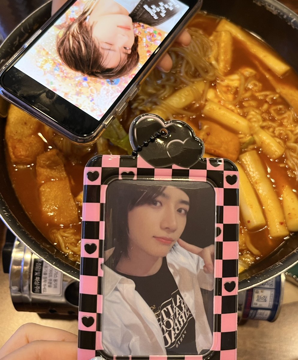 mori1205txt's tweet photo. 범규 생일 후기🧸

📍슈퍼스타 떡볶이 신용산본점
오랜만에 즉떡 먹기!!
중간 단계에 치즈 추가하면 적당히 매콤하게 맛있음❤️‍🔥
낮술은 보너스🤗
#쌀떡_슈퍼스타_밀떡_최범규

타래로 계속💚 https://t.co/OT3MUcmNL2