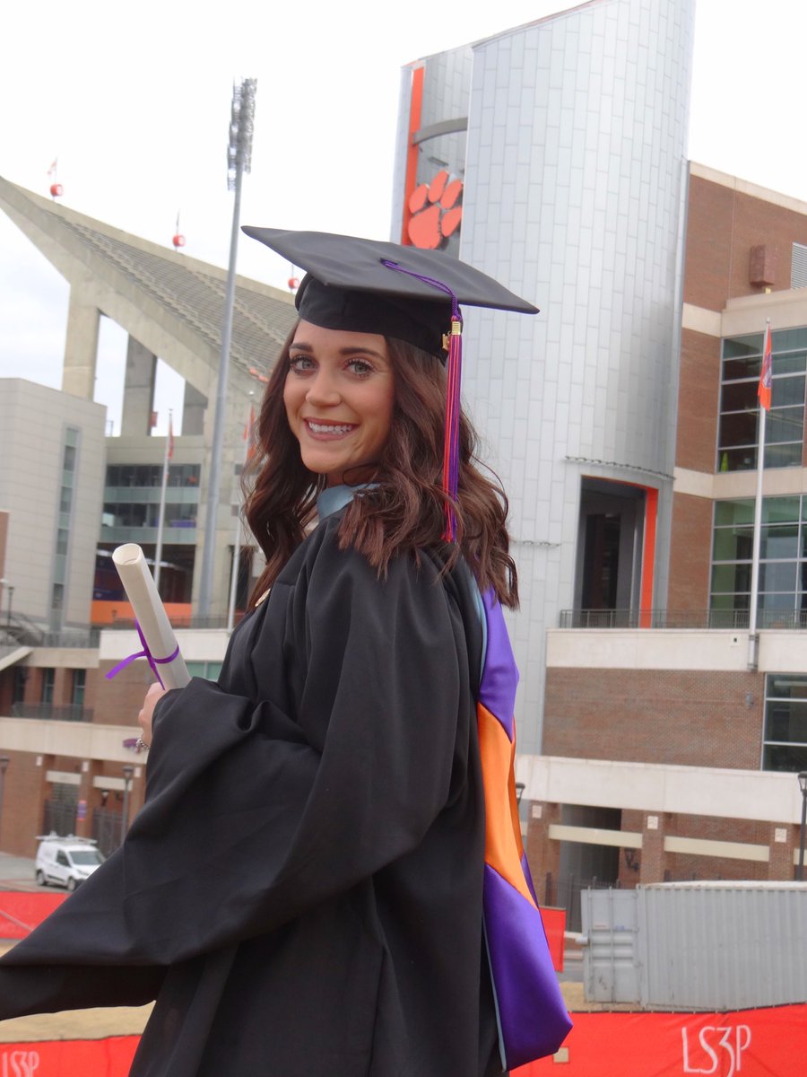 marko8793's tweet photo. Happy Birthday @_meo10. I hope you have an amazing day. You are an incredible young woman. #25 #insurancediscount https://t.co/Q6TPNSyLRI