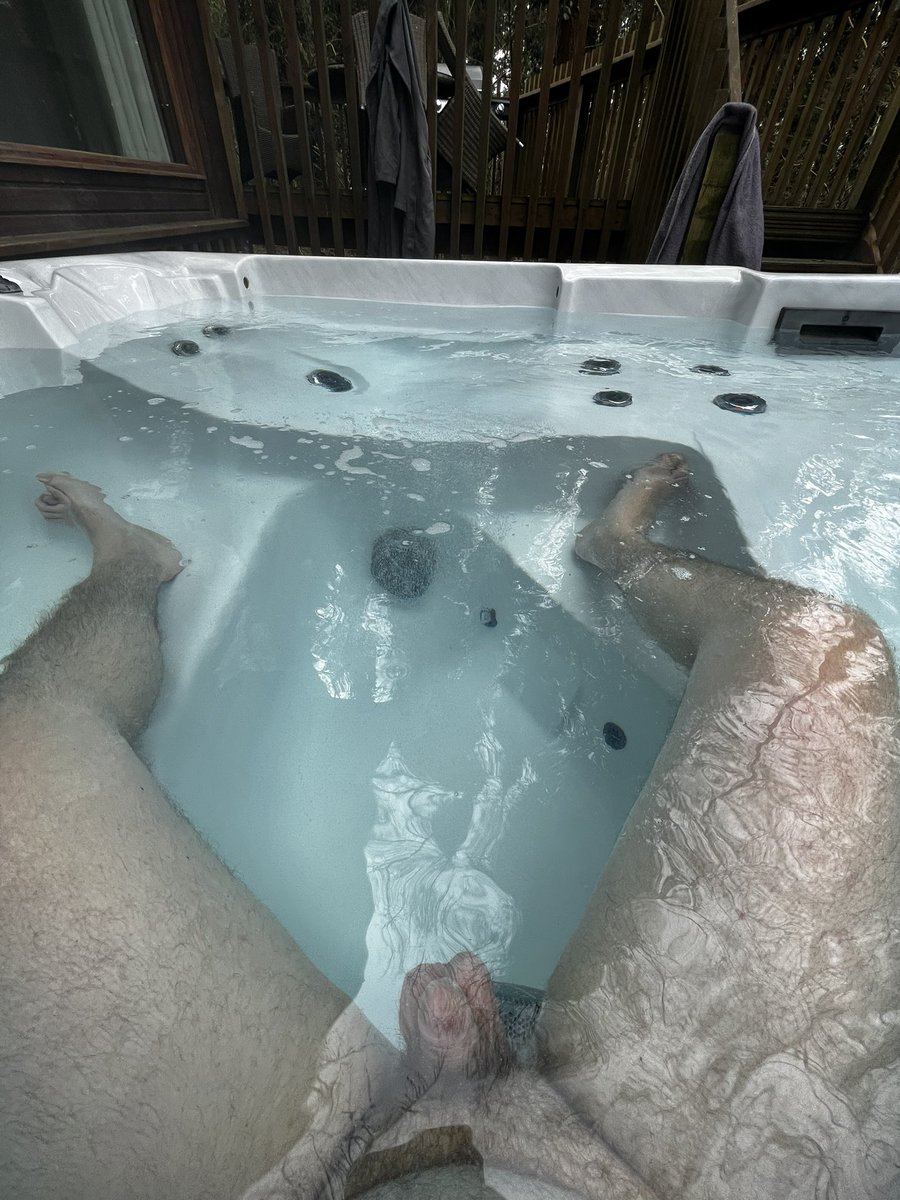 Benscot85's tweet photo. Chilling in the tub 😈 https://t.co/7wnirXw0oE