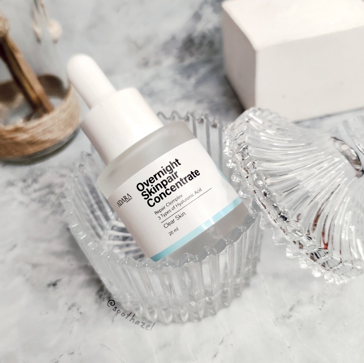 blushyrosy_'s tweet photo. Calling everyone yg mau punya kulit sehat & skin barrier yg kuatt๐จ
Aku mau rekomendasiin hydrating serum yg baguss bgt, cocok for all skin type!
Halalโ
Non Alcoholโ
Non Parabenโ
No Coloringโ
Adara Overnight Skinpair Concentrate๐โจ
@Adara_ID
#racuninskincare #StepUpnGlow https://t.co/GEeBlKz00o