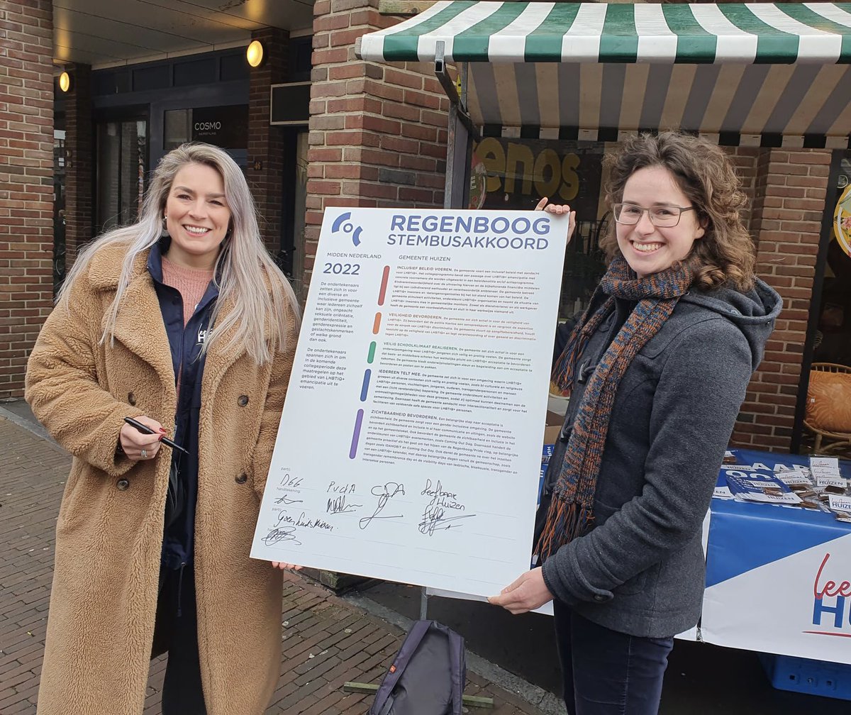 Op 12 maart heb ik het #regenboogstembusakkoord 🌈 getekend namens <a href="/leefbaarhuizen/">Leefbaar Huizen</a>.
Want iedereen telt mee!🏳️‍🌈

#regenboogstembusakkoord #LHBTIQ+ #diversiteit #eeninclusievegemeente #iedereendoetmee #iedereenteltmee   #gelijkwaardigheid