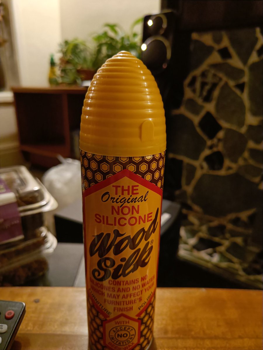 ohnoitsadalek's tweet photo. @MonarchFisher for context, here is the furniture polish. its. w h y https://t.co/G8ySuPsCzo