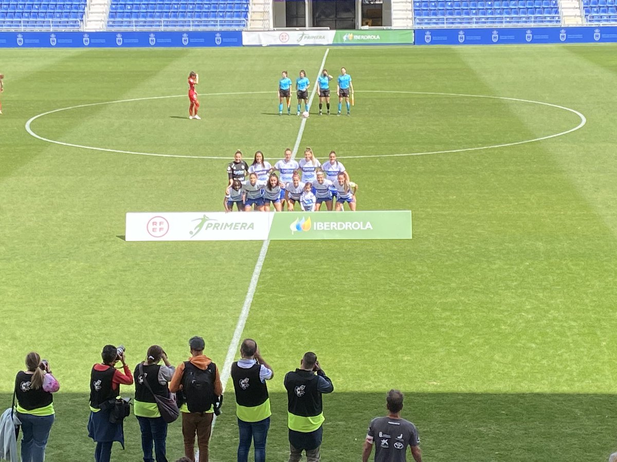 Yolanda_Menrey's tweet photo. No se me ocurre un plan mejor para un domingo. Hoy juegan en el Heliodoro nuestras chicas del @UDGTenerife contra el Sevilla. 
A por el tercer puesto!!
Vamos guerreras!! 
💙🤍

#ConquistandoIgualdad 💜
#UDGTenerife
#CrecemosJuntas https://t.co/edGJHmXrdU