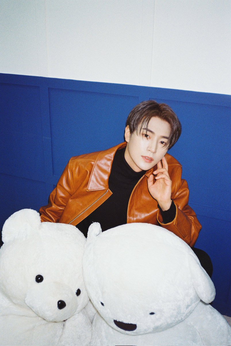 화보에서 인스스(인스타 스타) 바이브가 느껴진다.. 이런얼굴 안조와하는법 아는 살암..