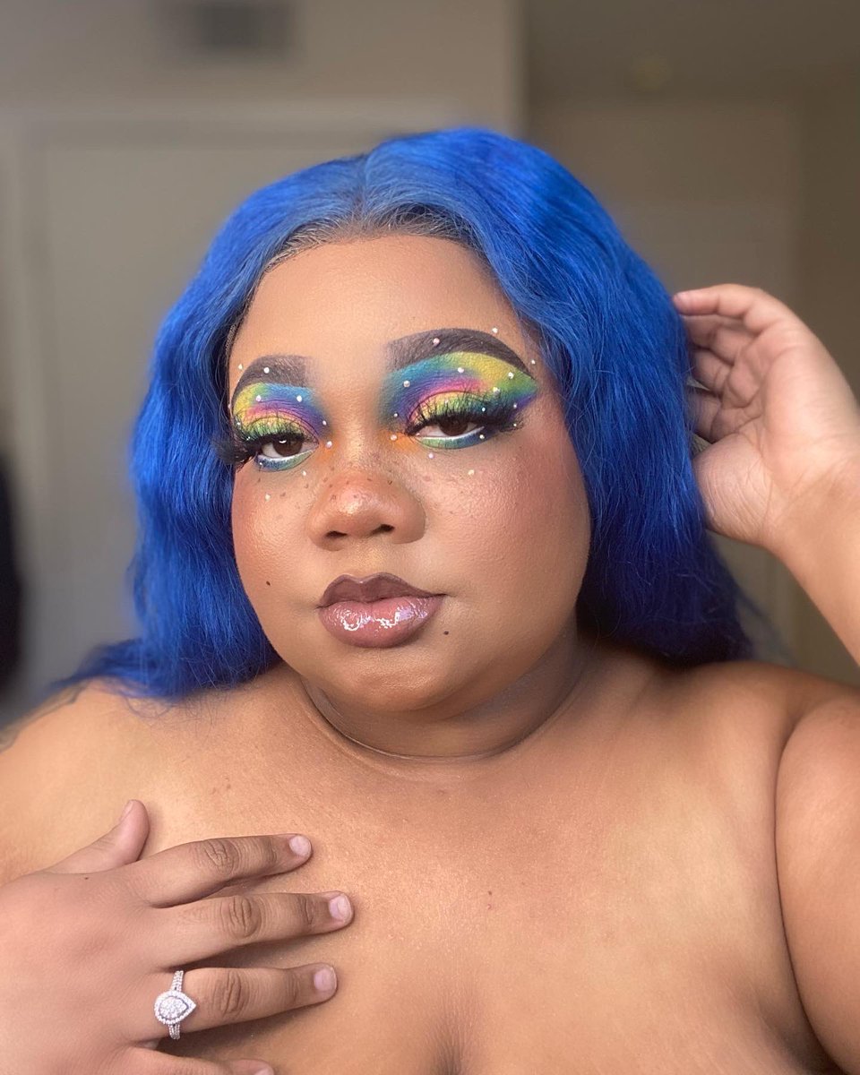 Glambeatzby_Zee's tweet photo. Taste the Rainbow 🌈👅💦
.
Created the look using The Matte Book , highlighter in trophy & lipgloss in private party from @TheCrayonCase
.
#makeup #mua #beauty #thecrayoncase #futurecrayoncutie #themattebook https://t.co/yK8QZ6uFOb