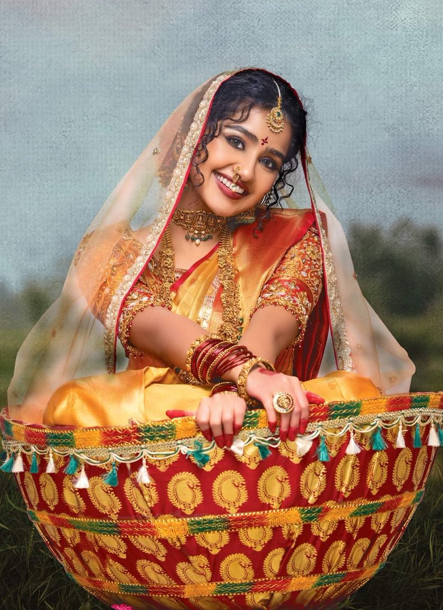 Hari_ADF's tweet photo. Lechipodham aa ? @anupamahere 🤪
#AnupamaParameshwaran https://t.co/aCP2fwtnrQ