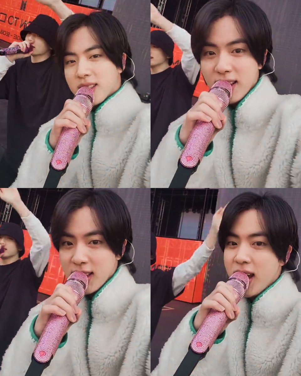 jinniesarchives's tweet photo. i miss seokjin already https://t.co/wV8VK3i0Zg