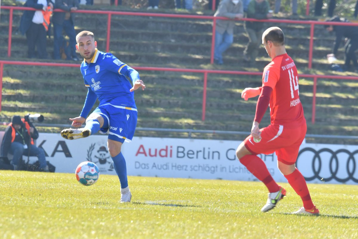 fccarlzeissjena's tweet photo. 25' Es steht noch 0:0 in Lichtenberg.
💻 https://t.co/3KWbDJcxHx
#L47FCC #FCC #MehrAlsFussball https://t.co/Tp12DhDTij