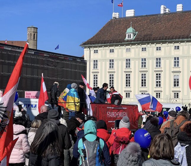 dcprenner's tweet photo. Ernst gemeinte Frage: Geht es manchen Menschen bei den Coronademos tatsächlich nicht um Inhalte, sondern einfach nur darum, gegen das zu sein, das die Mehrheit für gut und richtig befindet? #w1203 #corona #Putin https://t.co/MI8fPlgbtq