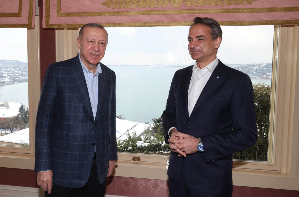 Akparti's tweet photo. Cumhurbaşkanımız Recep Tayyip Erdoğan ve Yunanistan Başbakanı Kiryakos Miçotakis öğle yemeğinde bir araya geldi. https://t.co/PlyMu1egk3