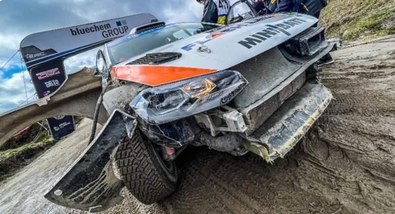 todoRallye's tweet photo. 😮 Menudo rally se esta marcando @NilSolans en el Rally Serras de Fafe, primera cita del @FIAERC 🌍

👉 El catalán junto a @MarcMarti_wrc lideran con más de medio minuto frente al 🇪🇪 Linnamäe.

🧐 En el tercer cajón del podium esta @Armindo_Araujo como primer piloto 🇵🇹. https://t.co/ZZU3oNHkJV