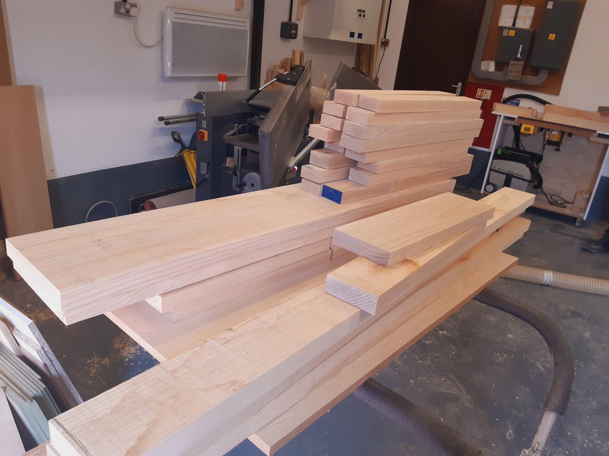 SCUniqueWoodSo1's tweet photo. Providing that handmade touch...🧡🖤  Ash being carefully selected &amp; machined for a bespoke &amp; unique dressing table for our next customer. Feeling inspired?  @kbbmagazine @kandbnews @kitchensreview @BeautifulSouthM #kitchens

📱 07855 326704
🖱 sandcuniquewoodsolutions@gmail.com https://t.co/aaya6SmT0V