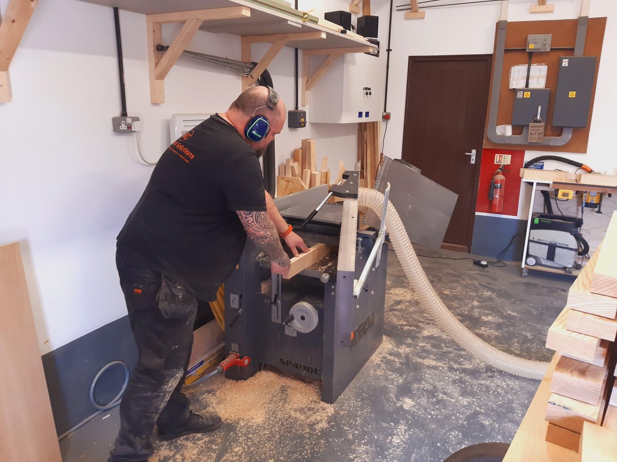 SCUniqueWoodSo1's tweet photo. Providing that handmade touch...🧡🖤  Ash being carefully selected &amp; machined for a bespoke &amp; unique dressing table for our next customer. Feeling inspired?  @kbbmagazine @kandbnews @kitchensreview @BeautifulSouthM #kitchens

📱 07855 326704
🖱 sandcuniquewoodsolutions@gmail.com https://t.co/aaya6SmT0V