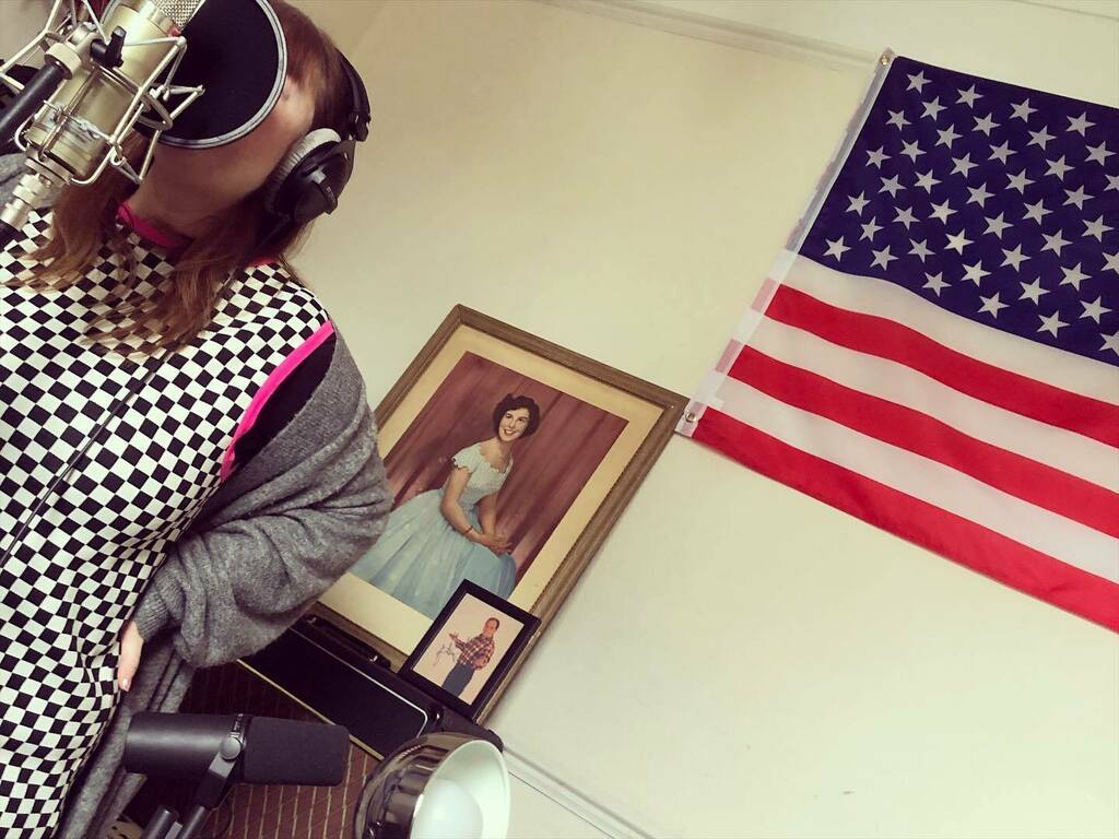 PineyGir's tweet photo. Final overdubs are DONE! Thank you to all involved and to all who care. Can’t wait to share #AlchemyHand 🔮✋ w/you @recklessyes mastering Tuesday w/ @tim_turan @turanaudio & so it begins xx
🎉❤️🎶✨mixed by #garonahoulakian #magic #magicinyou #beli… https://t.co/jWycH55p98 https://t.co/ol5PirVtd5