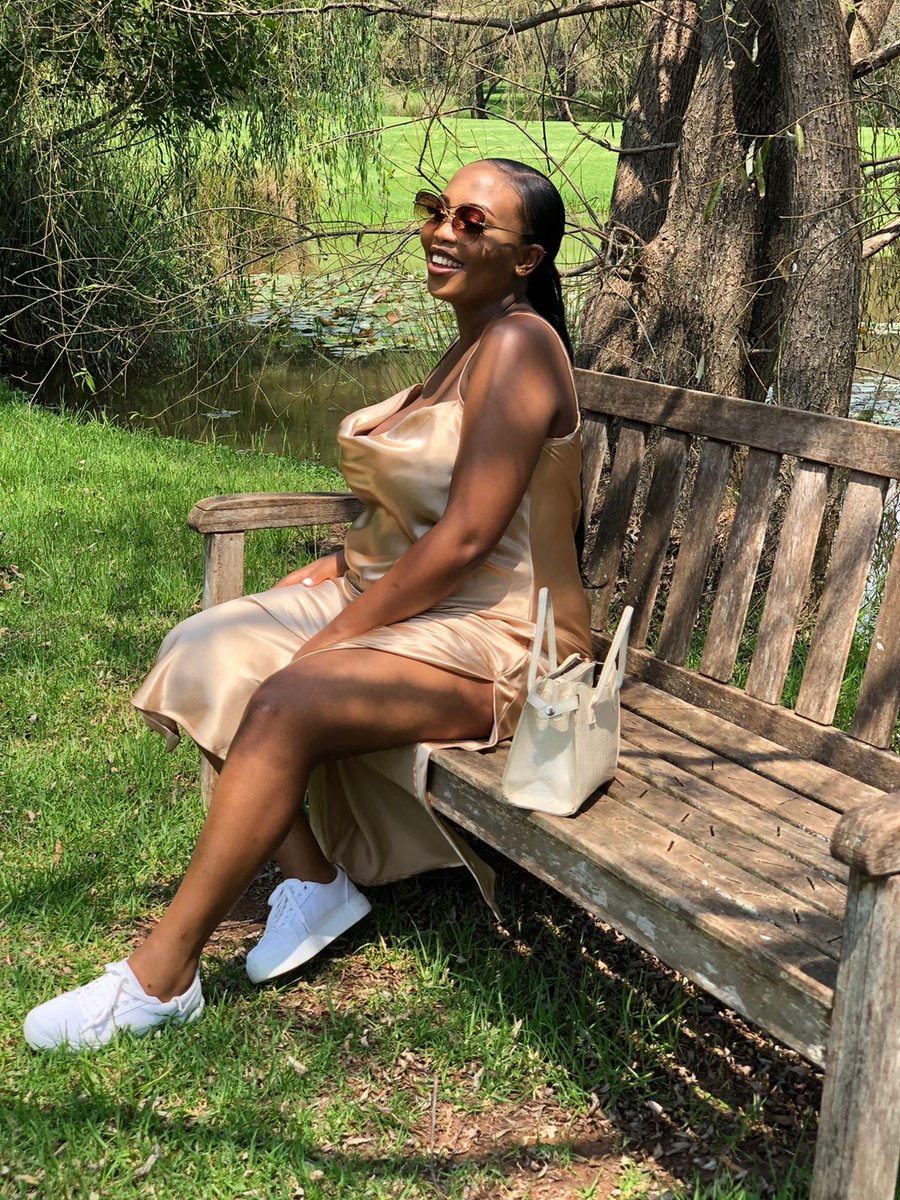 narnah_'s tweet photo. Another year of grace🥂 https://t.co/JnXuTxXBhN