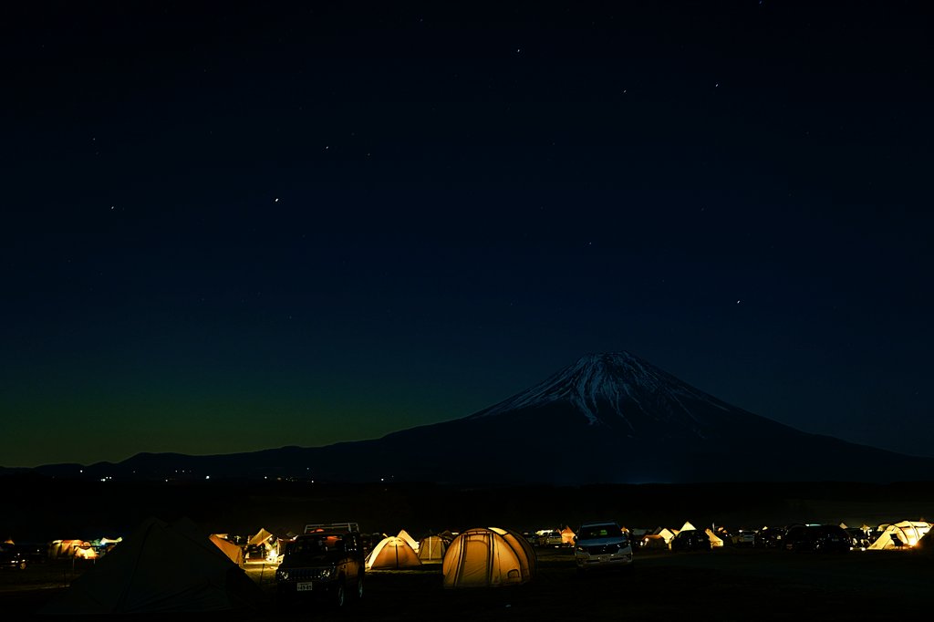 CampSilenthill's tweet photo. ペグvs石。右腕筋肉痛。
#ふもとっぱら #α7iv https://t.co/dQHAJPwmLm