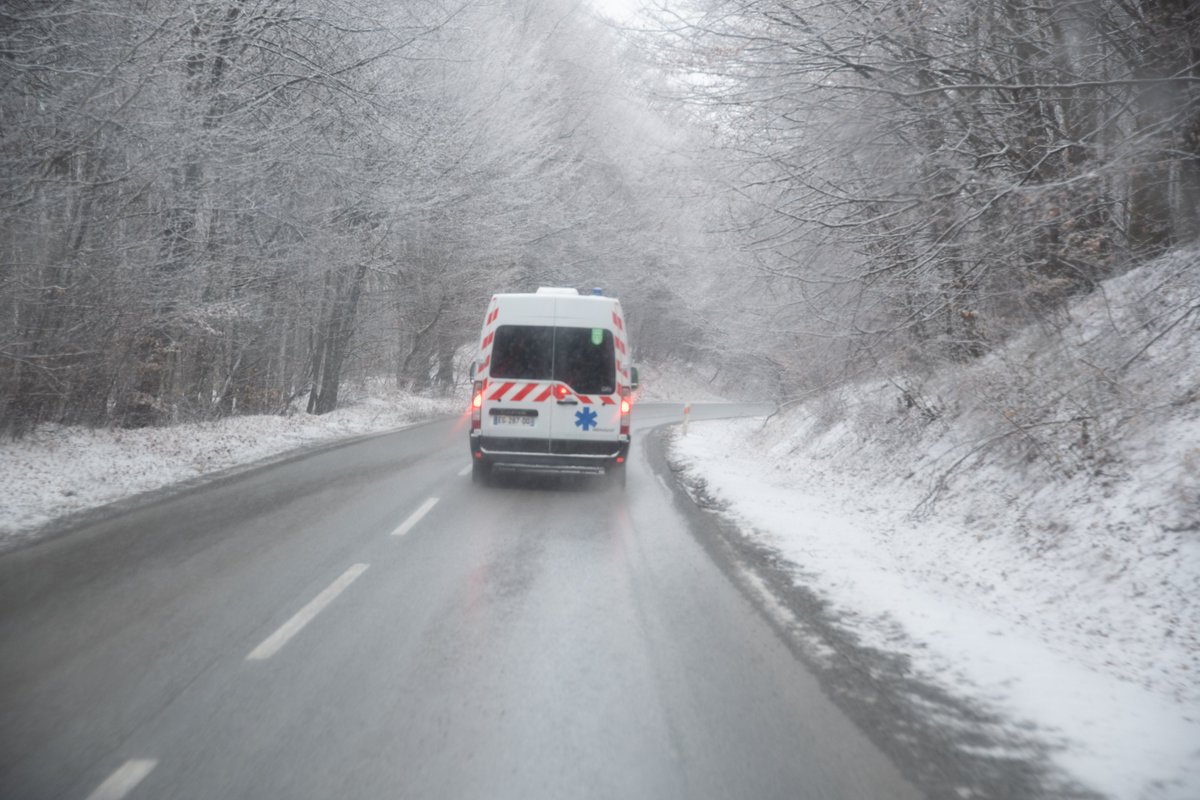 nbxphoto's tweet photo. SERIE - Convoi d'Ambulances parti de France vers l'Ukraine.

https://t.co/WEMTkhMuq6

#ukraine #solidarity #studiohanslucas https://t.co/s7ZifaAxlU