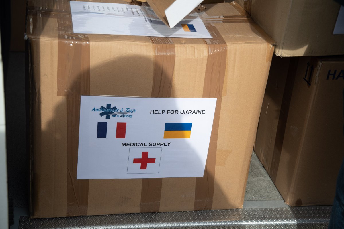nbxphoto's tweet photo. SERIE - Convoi d'Ambulances parti de France vers l'Ukraine.

https://t.co/WEMTkhMuq6

#ukraine #solidarity #studiohanslucas https://t.co/s7ZifaAxlU