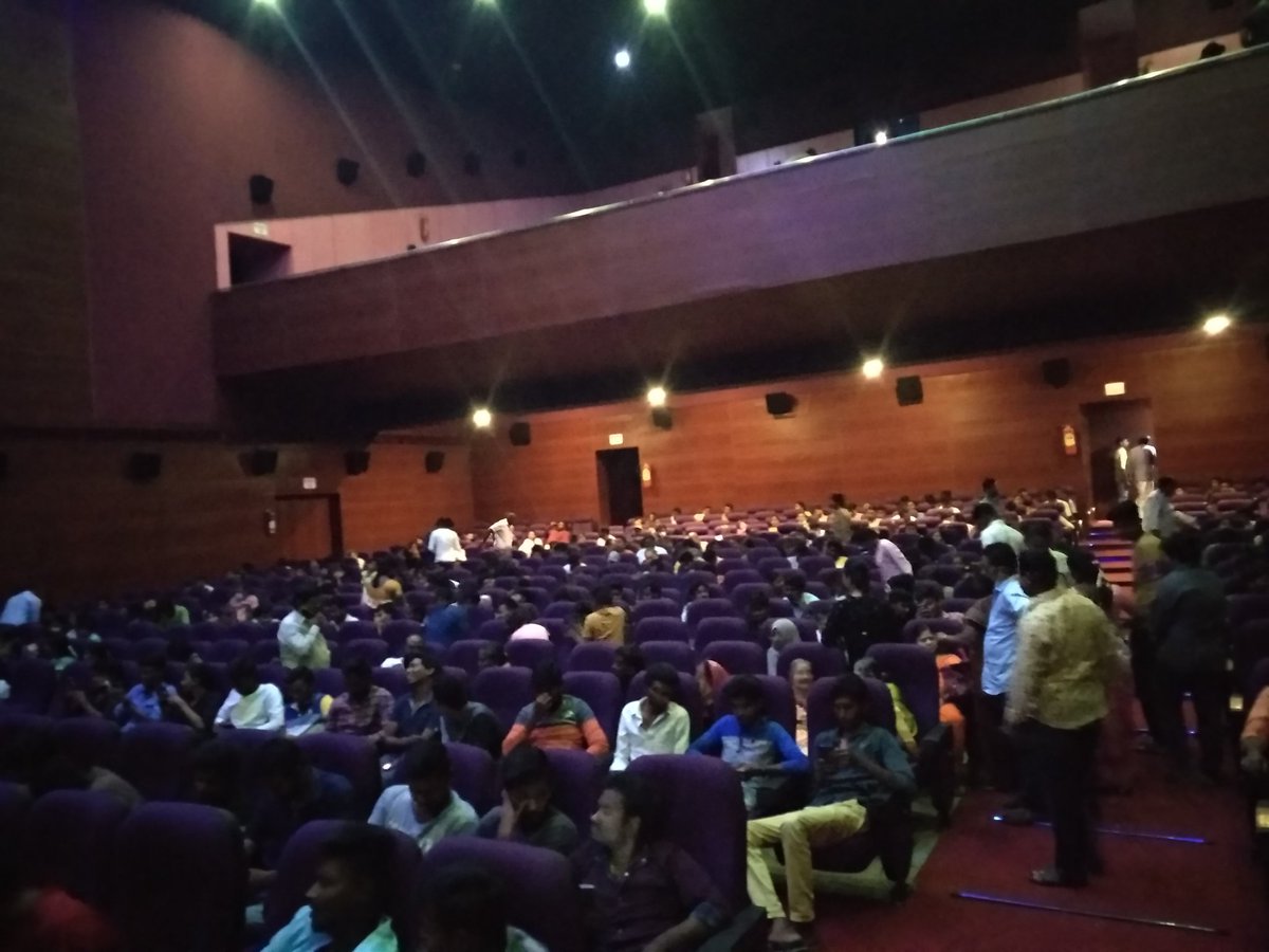 Suresh007civil's tweet photo. House full at @Salem #Ascars
💥💥💥 #ETblockbuster 💥💥💥
#ETCelebrations @pandiraj_dir
#EtharkkumThunindhavan #ET #ETfromMarch10 #Suriya @Suriya_offl https://t.co/0HBtw3DlSt