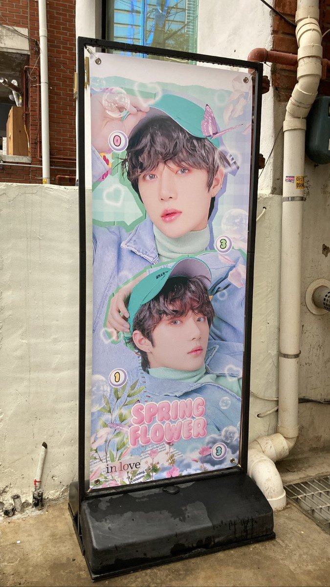 dhkldhkfl's tweet photo. #springflowerBGday
#우리들의_봄_범규 

포토 케이크 너무 예뻐서 먹고 싶었지만
너무 늦게 가서 품절 되었던…  그래도 너무
예쁨 청량한ㅠㅠ https://t.co/6uTjbAtXih