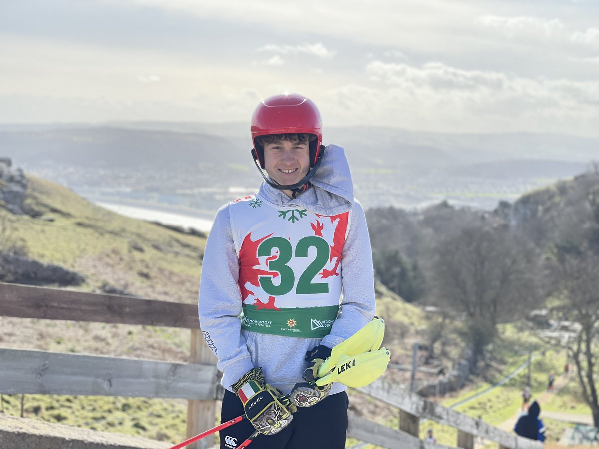 RGSGACTIV's tweet photo. Good luck to our @RGSGuildford Ski Race A Team who are racing in the #British Ski Championships in #Llandudno today. Blustery conditions to start the day. #ESSKIA https://t.co/yVUi8bSfU1