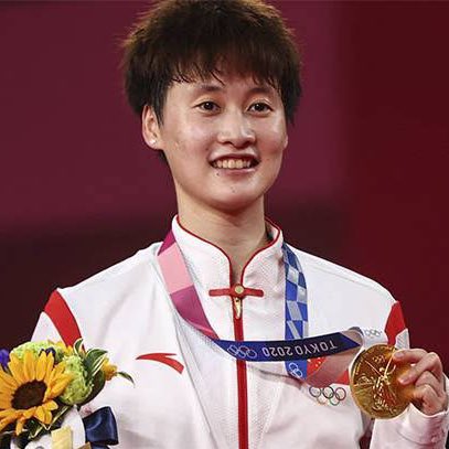 selendiipity's tweet image. On court                            Off court