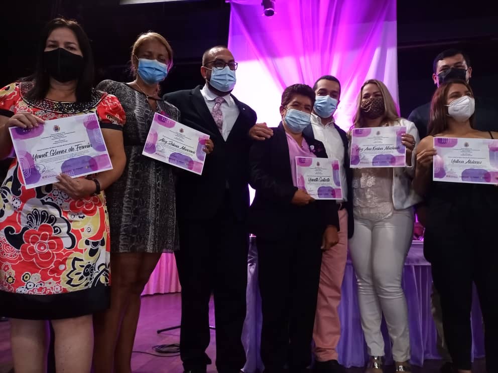 APnuevaesparta's tweet photo. Felicitamos a nuestra concejal del Municipio #Villalba Zelma Marcano por su reconocimiento en la celebración del día internacional de la mujer!! Felicidades.. #Inemujer
@johanyanez85 https://t.co/e51YgupPl4