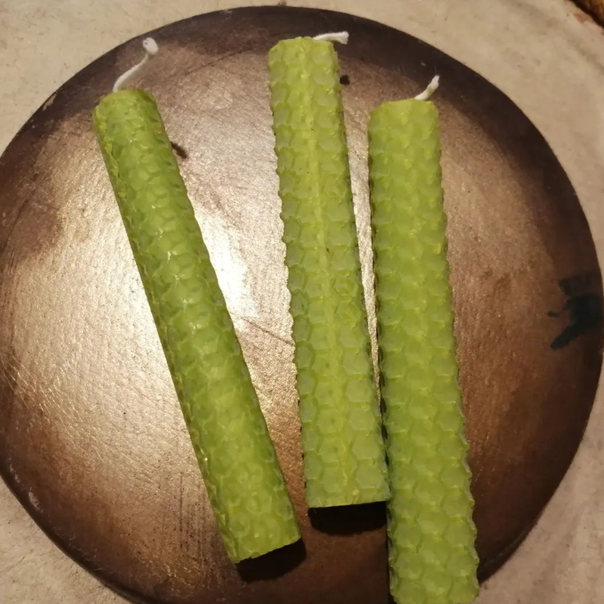 CosmicUnicorn1's tweet photo. Hand rolled natural beeswax spell candles.
We make and stock a wide variety of spell candles for all your magical needs.
Find us at https://t.co/06AScTKqDF

#wicca #wiccanspell #magicspell #magicspells #spellcraft #witchcraft #eclecticwitch #solowitch #graywitch #babywitch https://t.co/vVRNW7uLsq