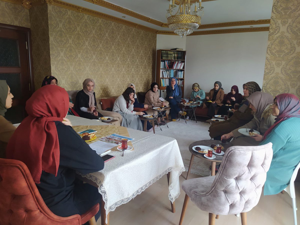 Mehmet Akif Ersoy'un ve insan hakları savunucusu malcolm X in kimliği ve İslam değerleri üzerine düşünceleri konuşuldu.