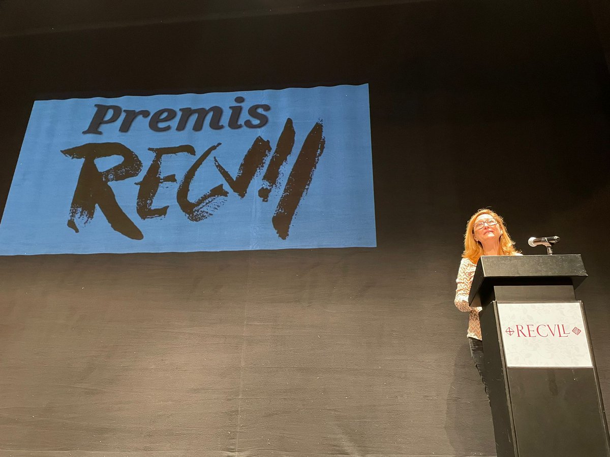 lletres's tweet photo. Avui, 58a edició dels #PremisRecvll a Blanes. La directora de la ILC, @Izaskunarretxe, hi ha assistit: "Ajudeu la nostra creació literària i promocioneu la literatura catalana. I ho feu sense defallir, primer amb els 100 anys de la revista Recvll, i avui amb les 58 edicions". https://t.co/FU2F1w7c3H