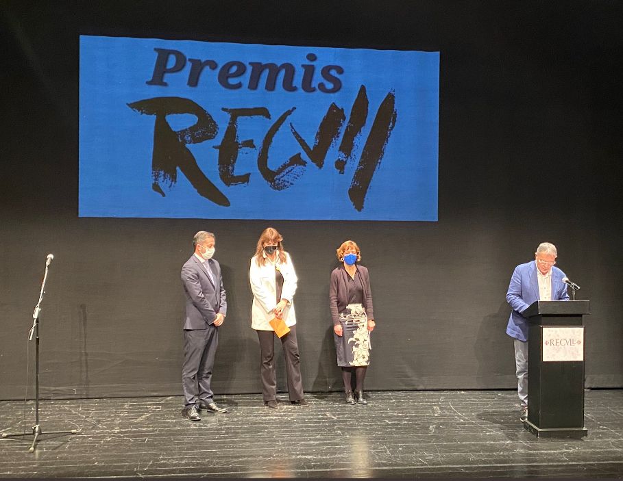 lletres's tweet photo. Avui, 58a edició dels #PremisRecvll a Blanes. La directora de la ILC, @Izaskunarretxe, hi ha assistit: "Ajudeu la nostra creació literària i promocioneu la literatura catalana. I ho feu sense defallir, primer amb els 100 anys de la revista Recvll, i avui amb les 58 edicions". https://t.co/FU2F1w7c3H