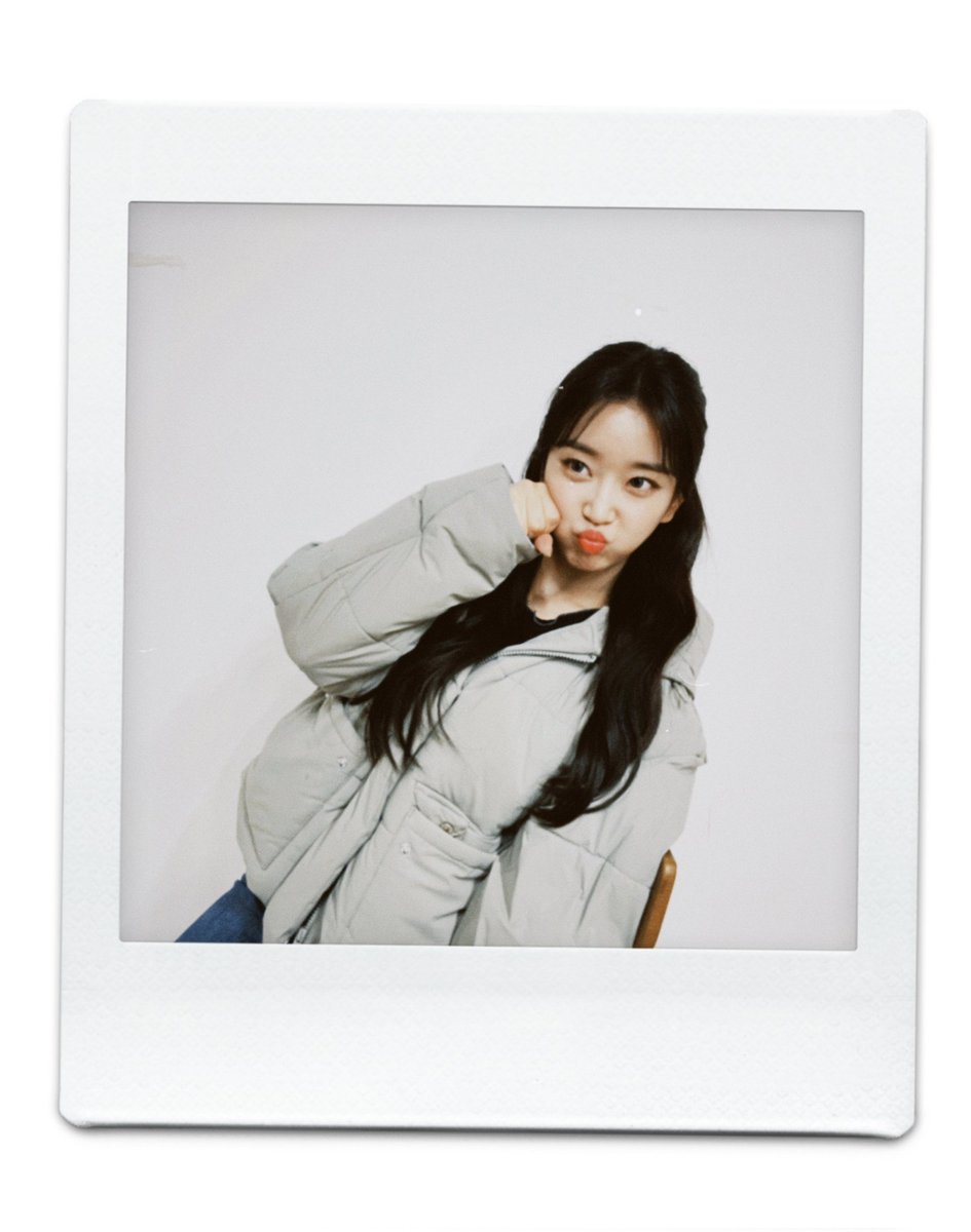 STAYCYSEEUN's tweet photo. WHOSE BIRTHDAY IS ITT😍❤️🎂🎊🎁
our lovely bunny leader Ssum eonnie happy birthday!!!!!! eonnie should know that I love you lottsss and I already know you love me the most as well~~~😌💗 please wait for my present!!😜 https://t.co/4ZhzT8EAMG