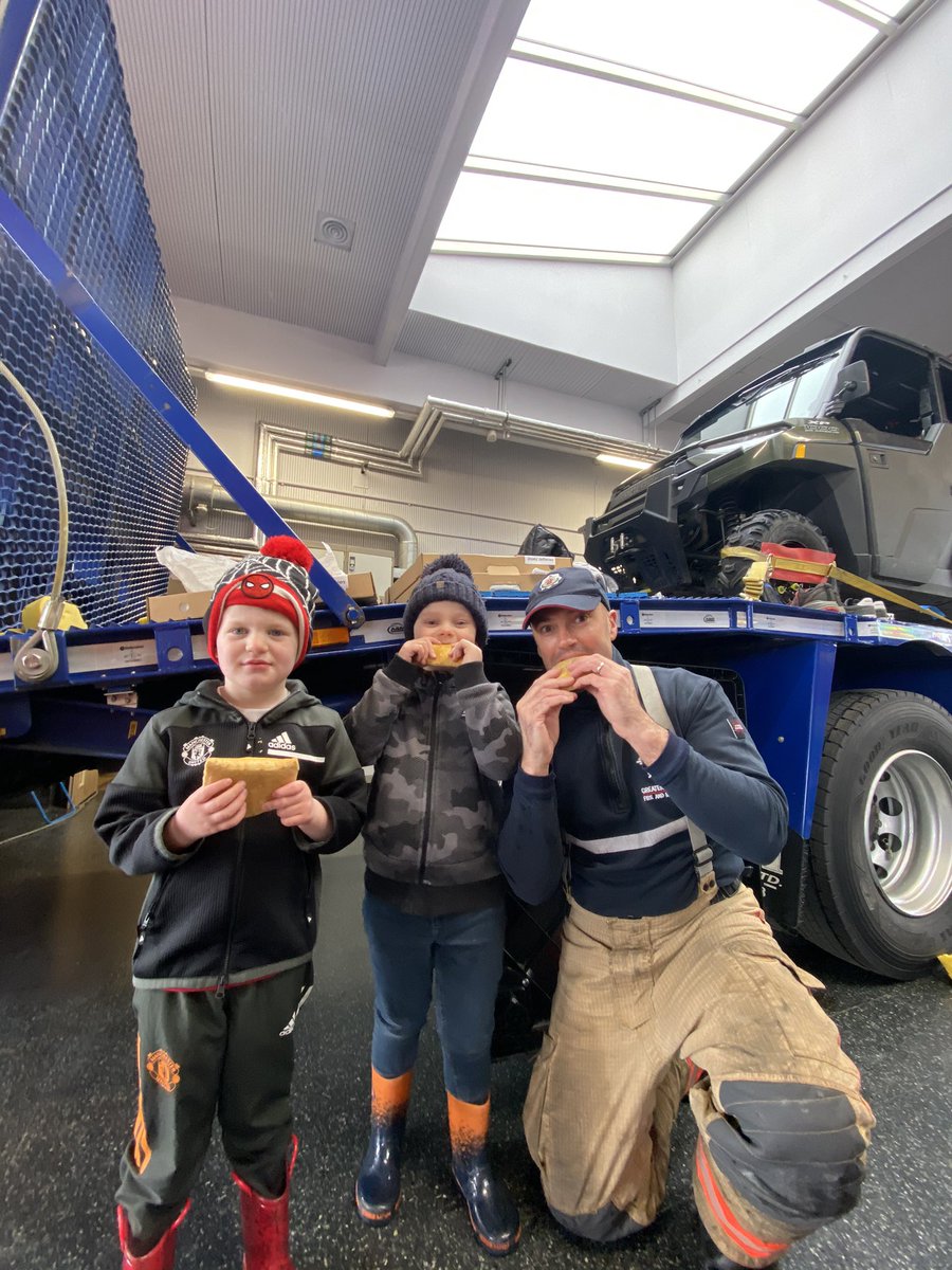 Stacey_Jeffries's tweet photo. From all the #Firefighters....A HUGE thank you to Joe & all the team @CarrsPasties for supporting @manchesterfire Bolton North Fire Stationβs charity car wash today for πΊπ¦
#FirefighterFuel
Nice 1 guys π
@UKMed #Ukraine Appeal πΊπ¦
@SMAdyTaylor @CFODaveRussel https://t.co/N7tvExsCQn