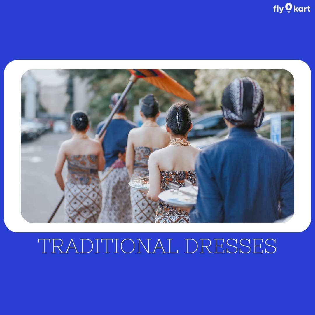 fly0kart's tweet photo. “Traditional attire is itself a beauty. No matter, how you address it!”
~Sukanya Das.
.
.
.
.
#fly0kart #reinventtravel #traditional #dress #attire #balinese #tracht #kilts #travelling #traveling #travelholic https://t.co/TLM6hLXE97