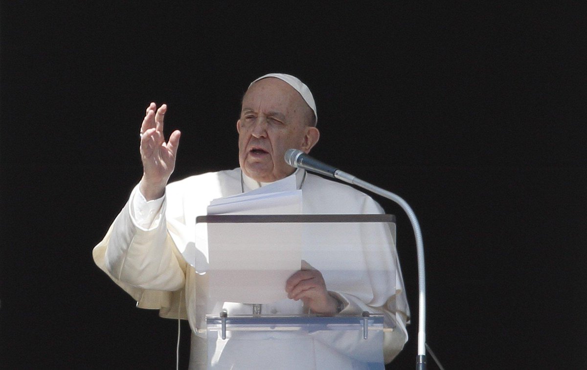 CatholicNewsSvc's tweet photo. Pope Francis on Ukraine: ‘Stop this massacre’
https://t.co/Ie6rRlYe5d https://t.co/86Q9tfk7KJ
