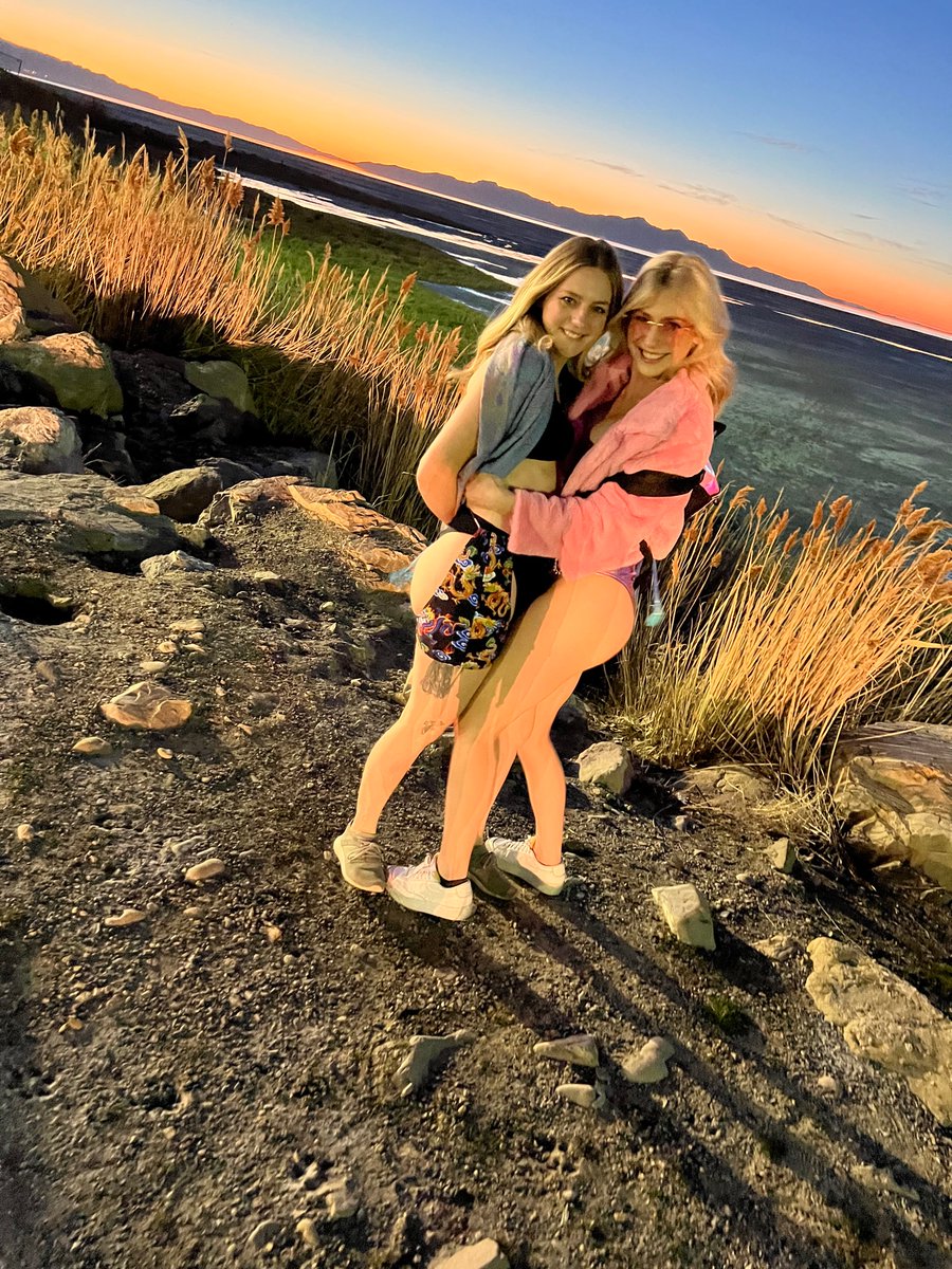 ken_evil3's tweet photo. Took baby to her first rave 🥰😈 @peytongronos https://t.co/p8cTr0yBfv