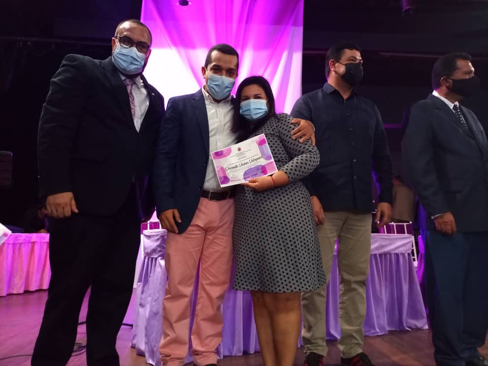 APnuevaesparta's tweet photo. Felicitamos a nuestra compañera Sec. De Organización #Tubores Vivían Vasquez por su reconocimiento en la celebración del día internacional de la mujer!! Felicidades.. #Inemujer
@johanyanez85 https://t.co/lDtB7Ev1ts