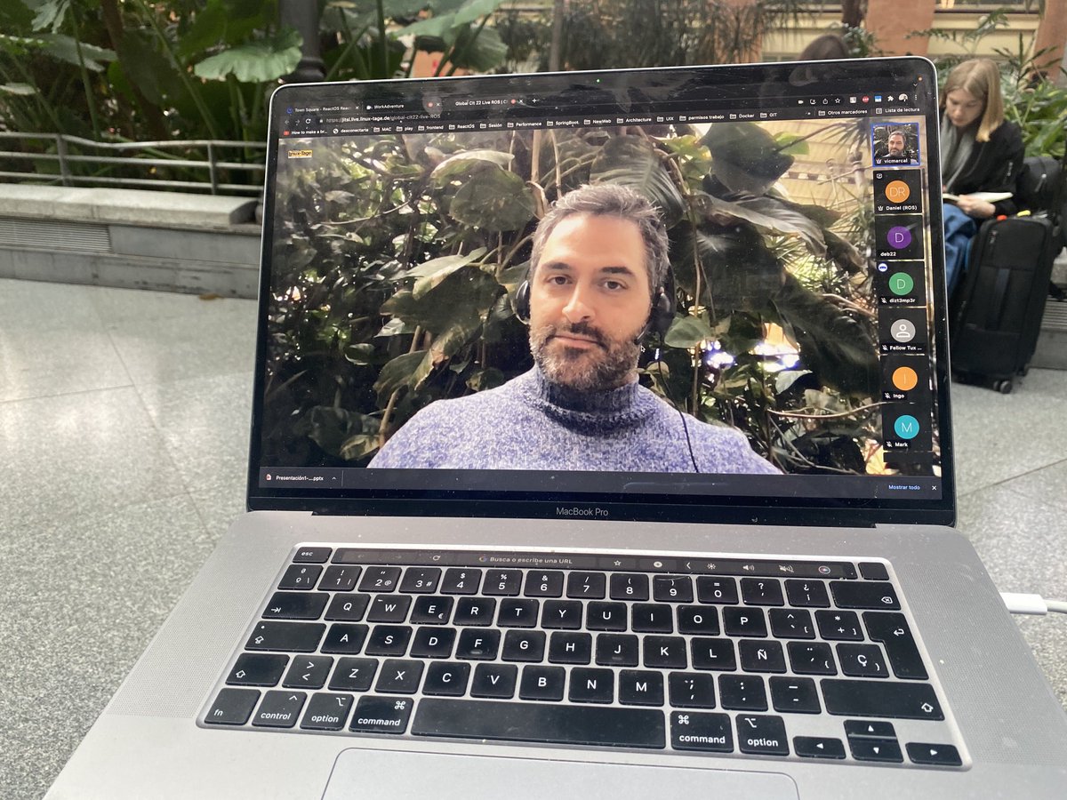 vicmarcal's tweet image. #CLT2022 Checklist: Wifi! battery! Palmtrees! And visitors! So reqdy to start the @ReactOS presentation!