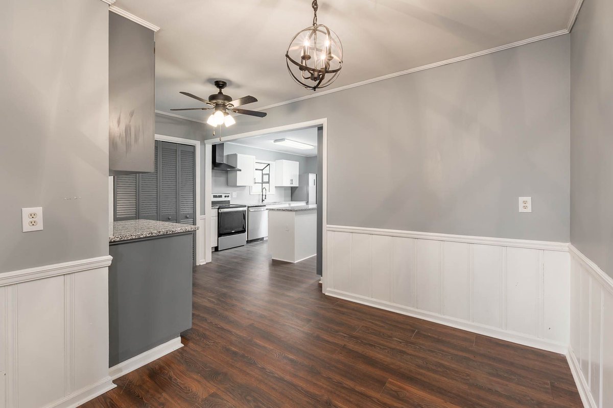 AndrewJBoneRE's tweet photo. #Tuscaloosa #Alabama Rental properties available now, coming next month & a couple available in July. Condos & houses all price ranges to fit your budget (2BRs to 4BRs) Schedule tours soon! #ajbreg 205-531-5577
Also working with buyers and sellers! #investors https://t.co/iuPgiyPE72