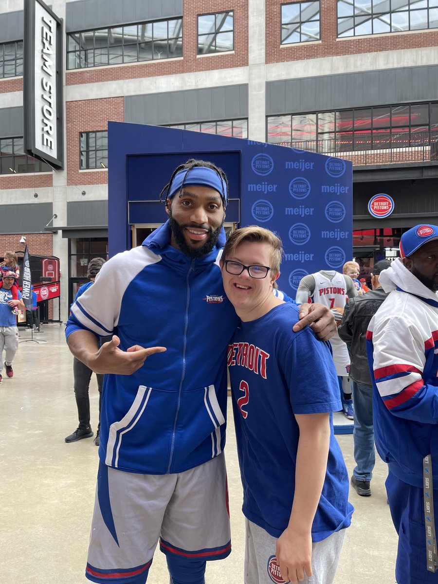 Timsmomrocks's tweet photo. #Pistons https://t.co/kBnzp0l8Oz