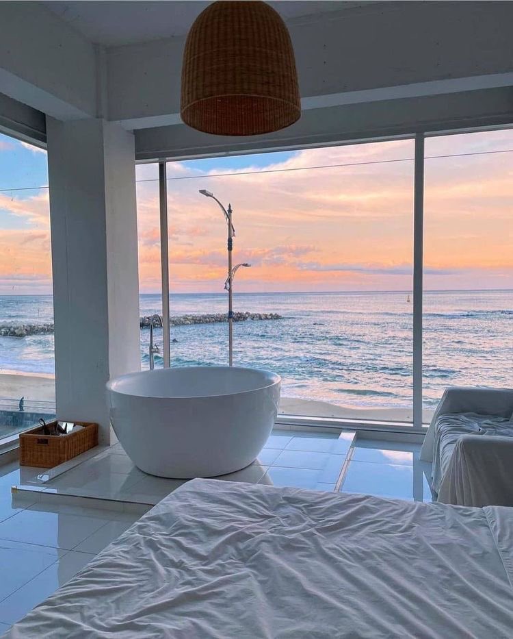 tmbIrpics's tweet photo. Morning view                    Night view https://t.co/1waQwBsh3A