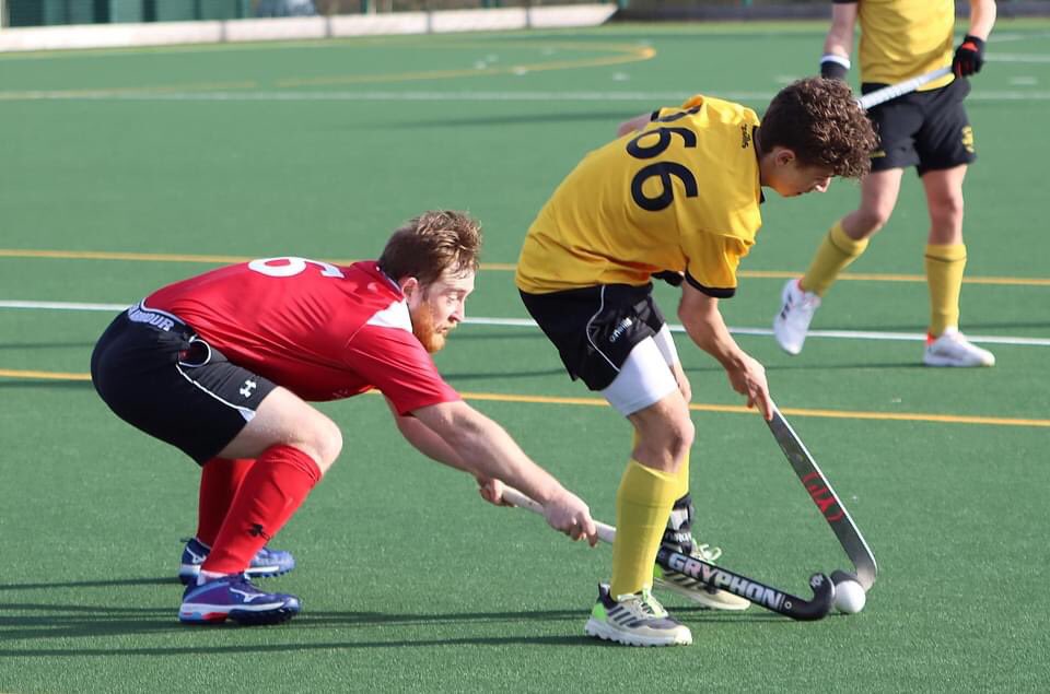 MardenRussetsHC's tweet photo. Images from Mardenβs M1 match at Holcombe which was a high scoring game 6-4 in favour of @HolcombeHC
#UpTheApples #MardenRussets https://t.co/pAoSIIP3al