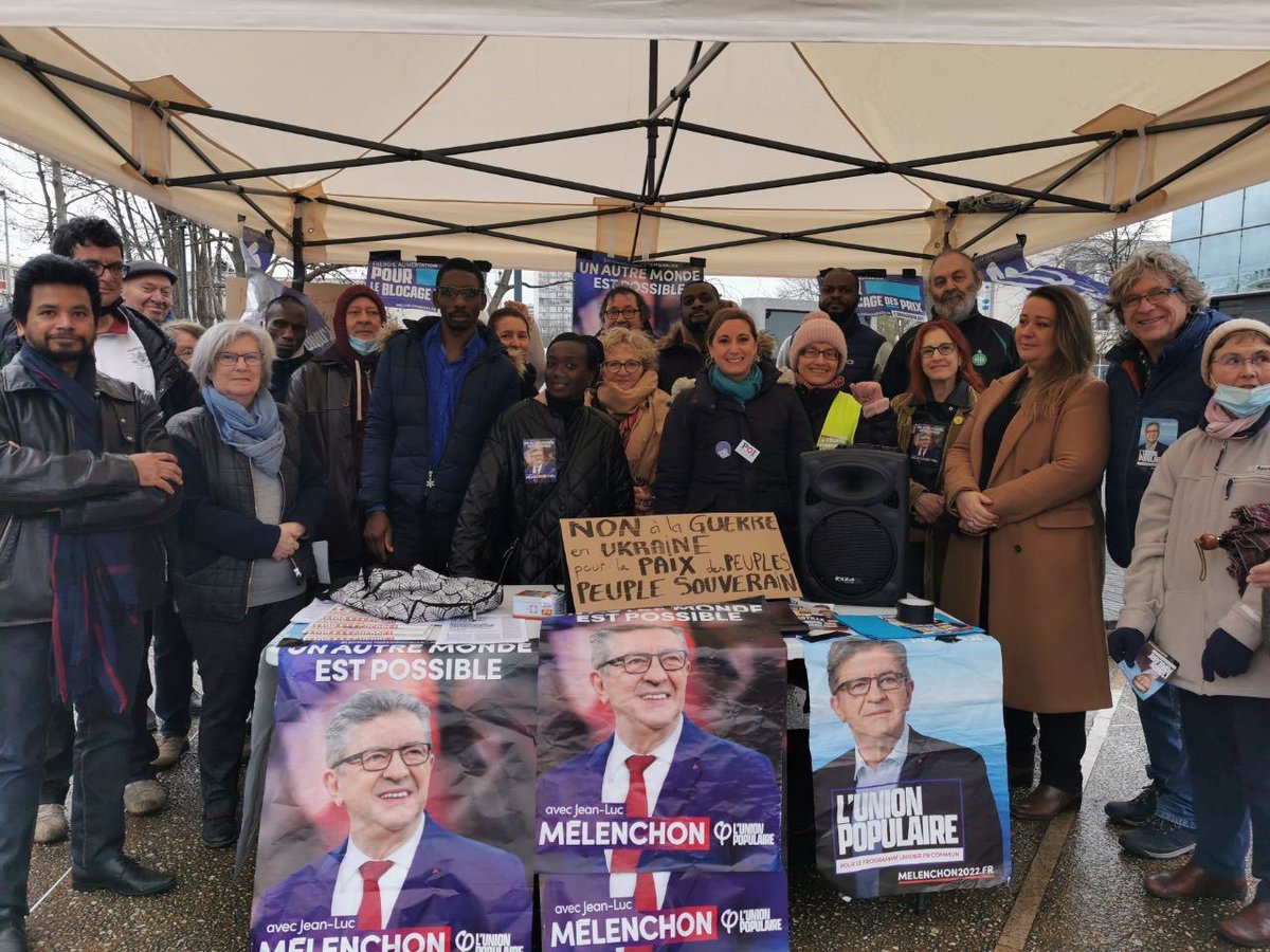 Cet après-midi à Sarcelles en tant que membre du @ParlementPop, pour un beau rassemblement pour la paix en #Ukraine organisé par <a href="/BilongoCarlos/">Carlos Martens Bilongo</a> et les camarades de la 8ème circo du Val d’Oise. L’affirmation de la paix est le plus grand des combats (Jaurès)